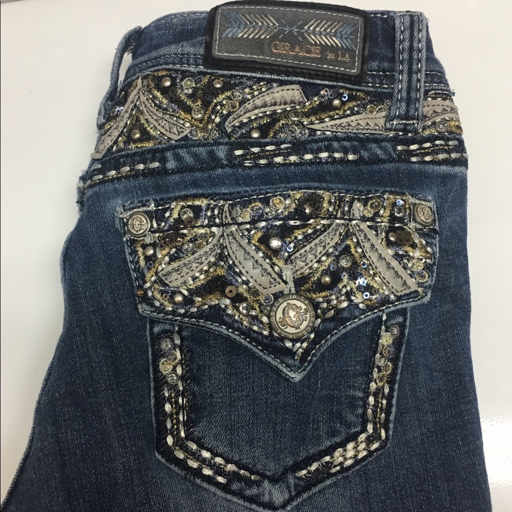 Grace in LA JEANS